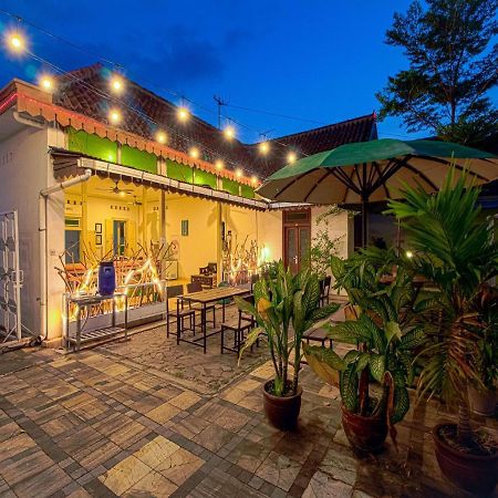 D'Talent Hotel Джокякарта Екстериор снимка