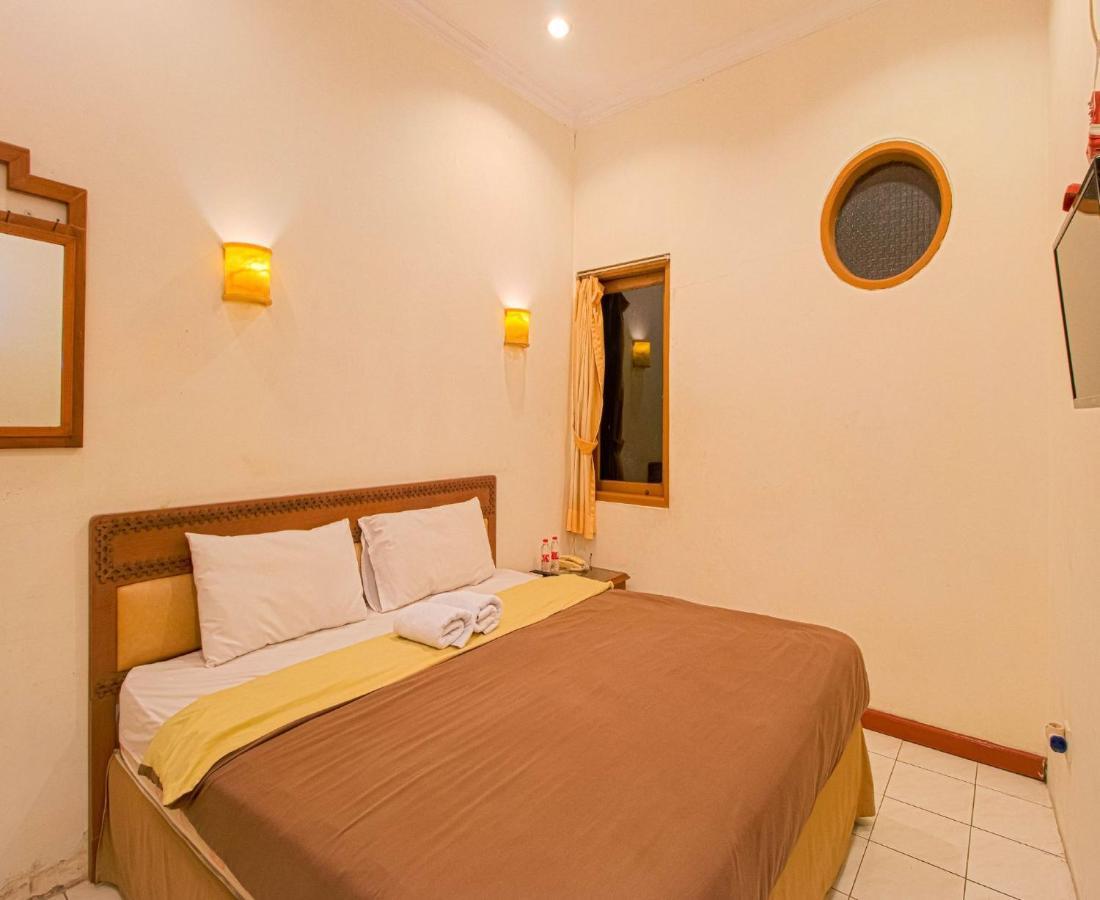 D'Talent Hotel Джокякарта Екстериор снимка