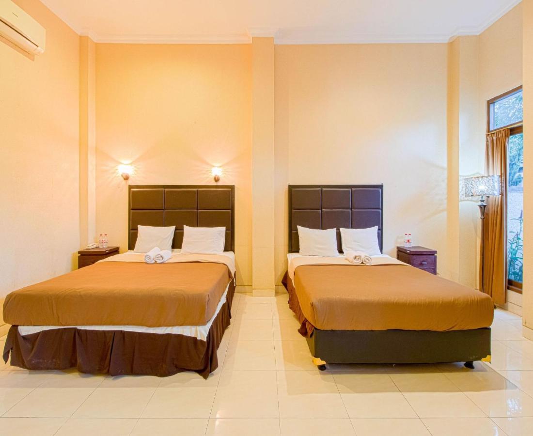 D'Talent Hotel Джокякарта Екстериор снимка