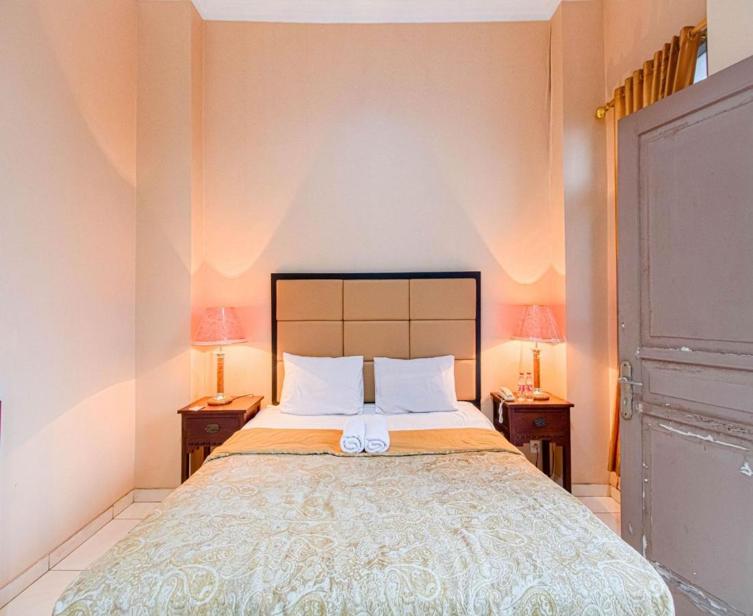 D'Talent Hotel Джокякарта Екстериор снимка