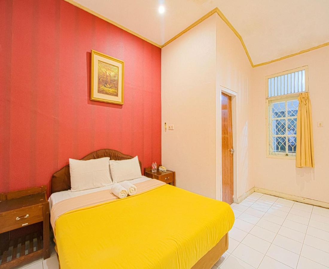 D'Talent Hotel Джокякарта Екстериор снимка
