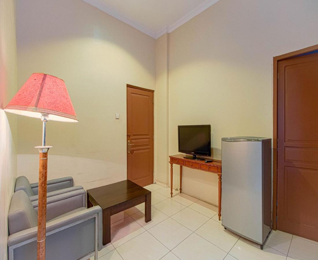 D'Talent Hotel Джокякарта Екстериор снимка
