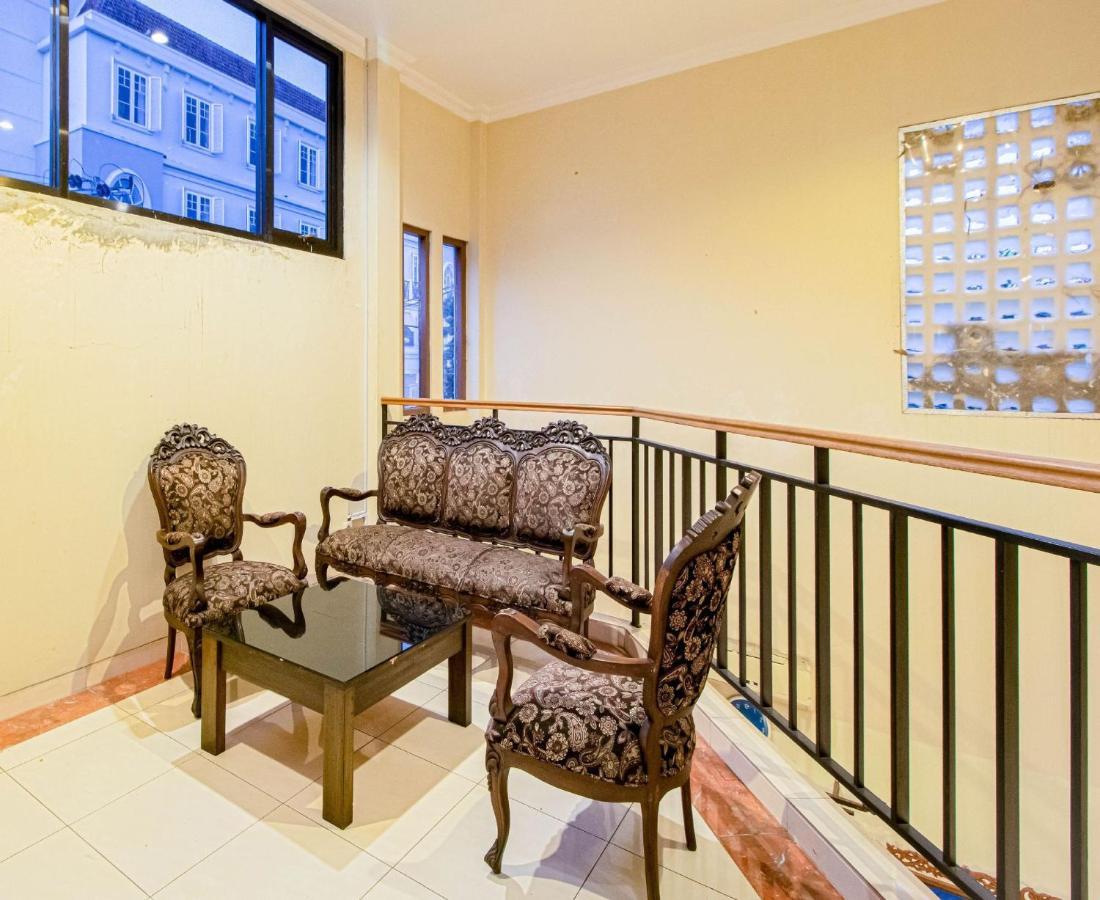 D'Talent Hotel Джокякарта Екстериор снимка