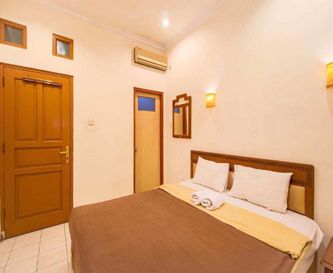 D'Talent Hotel Джокякарта Екстериор снимка