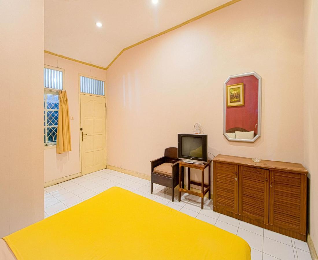 D'Talent Hotel Джокякарта Екстериор снимка