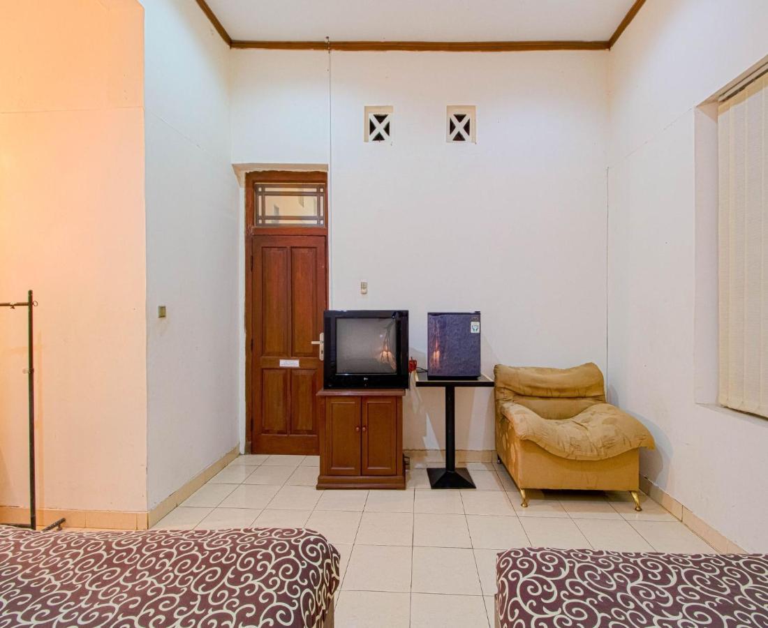 D'Talent Hotel Джокякарта Екстериор снимка