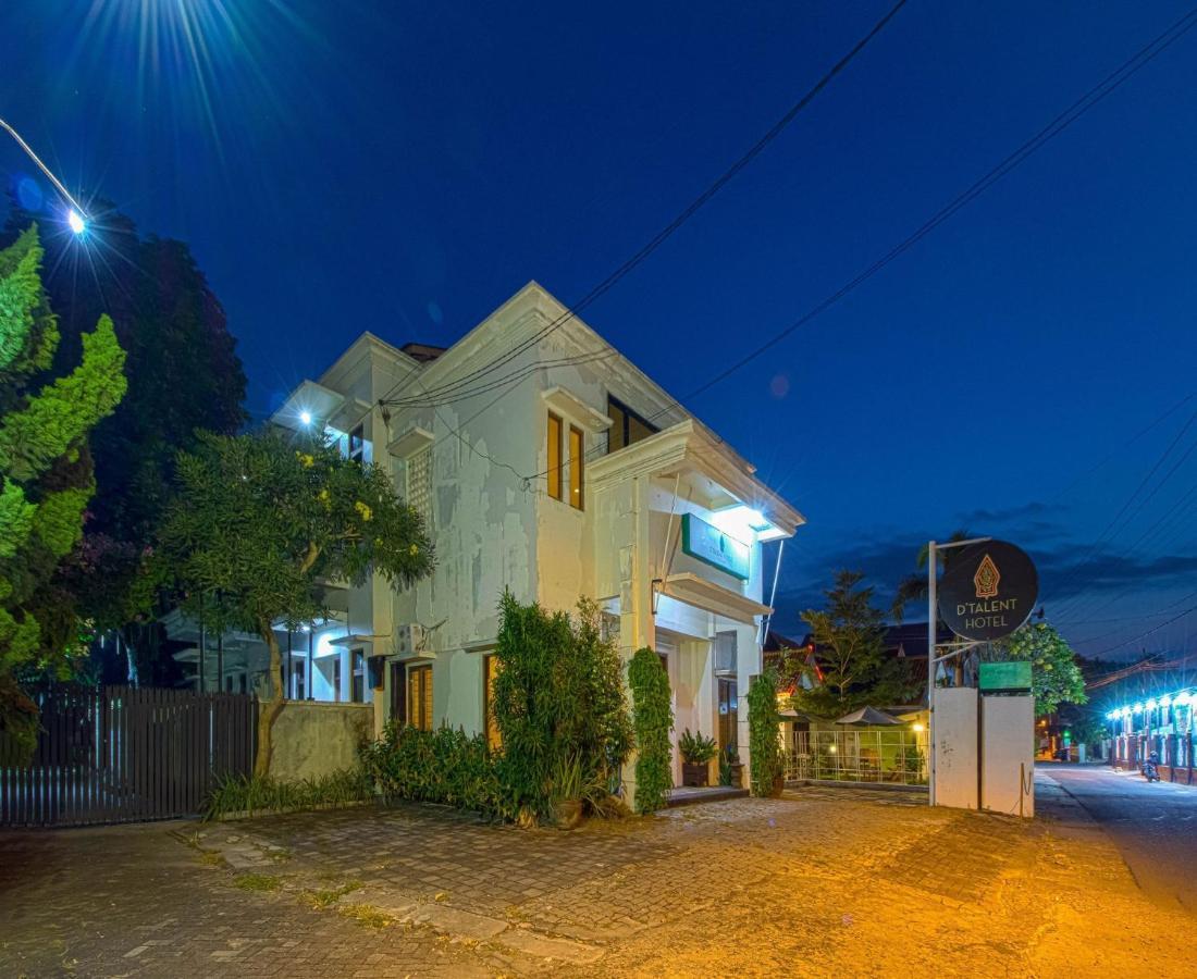 D'Talent Hotel Джокякарта Екстериор снимка