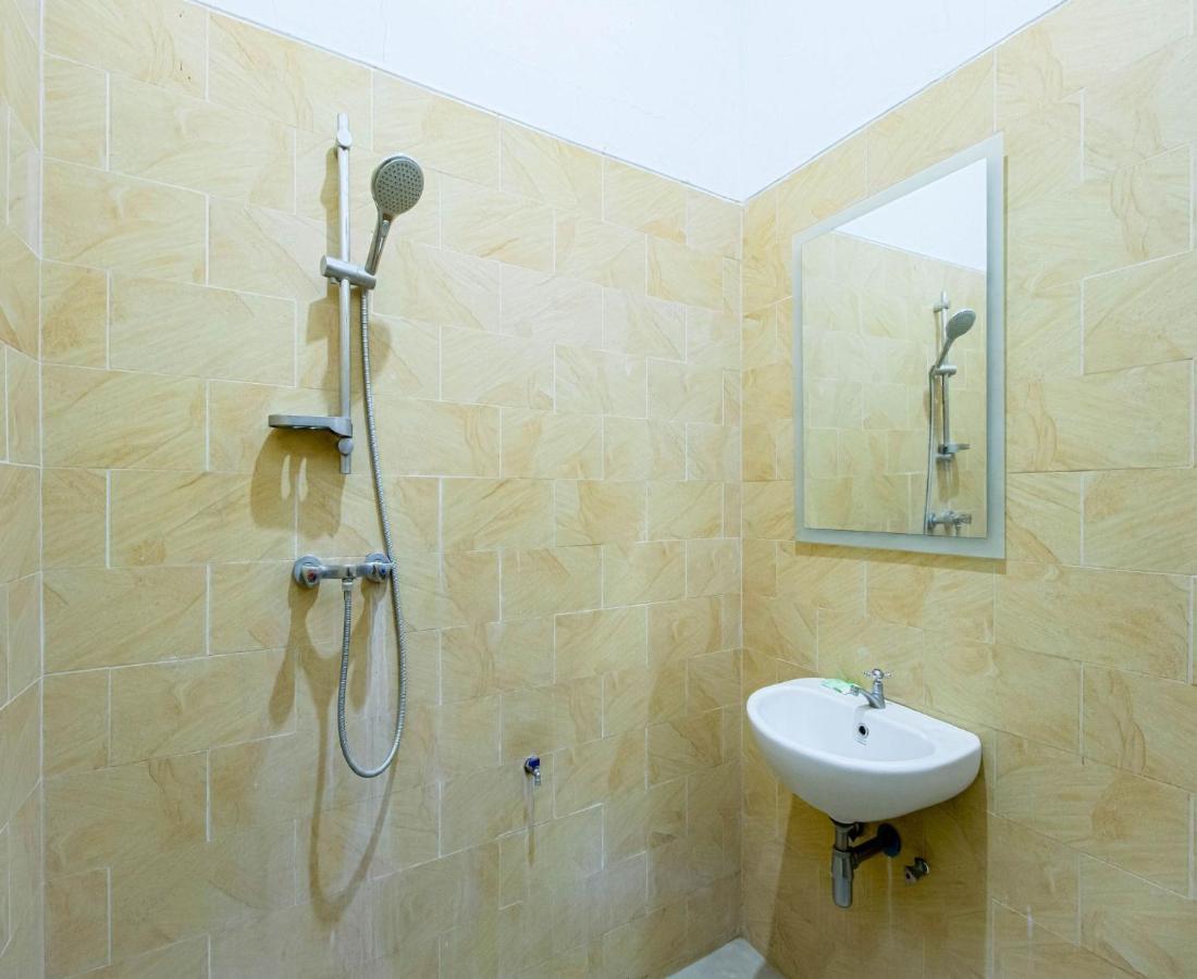 D'Talent Hotel Джокякарта Екстериор снимка